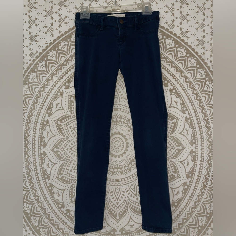 "HOLLISTER" LADIES BLUE DARK WASH STRAIGHT JEANS, SIZE 1 (WAIST 25)